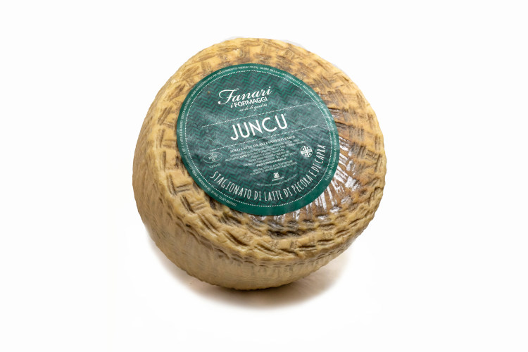 Formaggio Juncu 2 Juncu formaggio latteria mangini 3