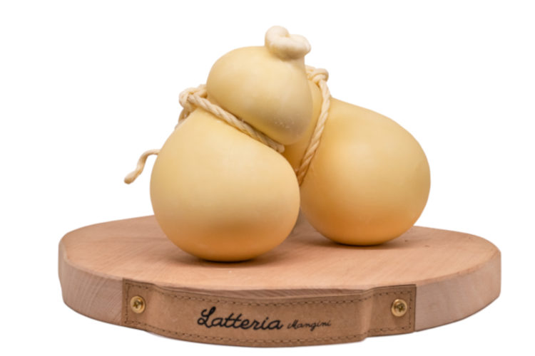 Scamorza stagionata 1 Scamorza stagionata Latteria Mangini